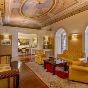 https://hotel-la-residenza-rome.it-romehotels.com