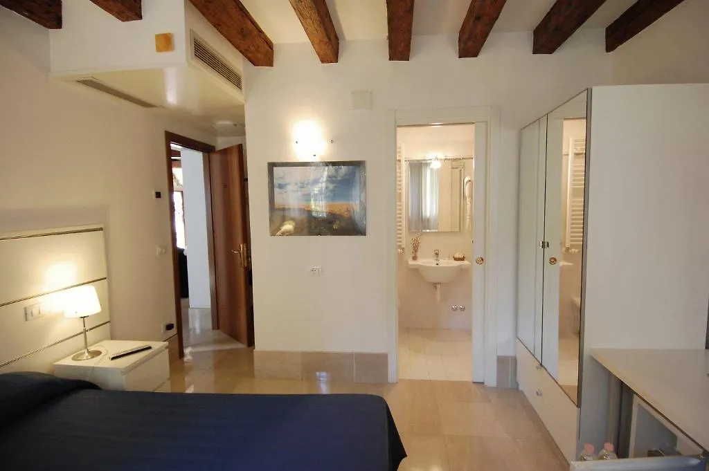 Santa Margherita Guest House Venise